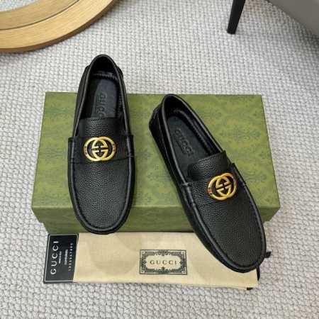 出厂价P 羊里 Gucci* 顶级版本 古奇经典豆豆鞋！选用进口原版牛皮，内里头层舒适羊皮内里！原版耐磨橡胶大底！高品质精品！码数38-46 带鞋拨 布袋 卡片 - 点击图像关闭