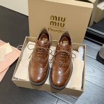 出厂 系带款 系列 Miumiu Church's切尔西联名 孟克皮鞋 僧侣鞋 英伦复古 巴洛克雕花元素 又美又飒 酷炸街 鞋面虽是邦邦硬挺 但穿起却很舒适.开