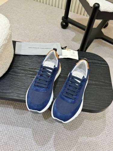 元 Brunello Cucinelli 2025Ss新款休闲运动鞋出货 新材料 丰富色彩和雅致细节重新定义了这款运动鞋的风格 鞋面的粒面小牛皮洋溢着复古的品味