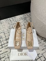 顶级版本 Dior迪奥 24 最新 Miss 迪奥小姐小单鞋 Missdior 五金扣件，好精致啊，小方头时髦复古！整一个富家千金的味道！5Cm的圆跟设计好走不