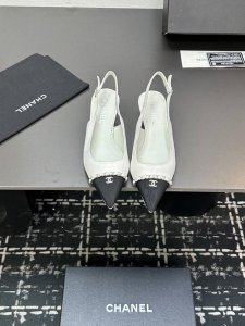 chanel~~香奈儿小香风2025新款低跟拼接女鞋尖头链条后空凉鞋，经典百搭，T台秀种草款，小红书达人打卡款，超级受棒的一款中跟凉鞋 玛丽珍复古风真的是好看又