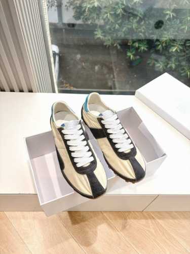 出厂 顶级版本 Maisonmargiela Mm6德训休闲鞋鬼才设计师品牌，一个轻奢品牌上脚很百搭哦，也很随脚舒适，这一款德国训练鞋延续了经典的T形真皮拼接设