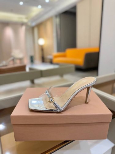 价格P： {半拖} 吉安维托 罗西 Gianvito Rossi Eiko Stiletto，轻松移动。这款 Gianvito Rossi 拖鞋采用配有精致的胶