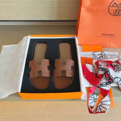 p直销 女鞋 女装 HermèS 包装升级，版型做工材料升级。 Hermes纯手工鞋女鞋 女装 女鞋 女装 产品爱马仕拖鞋 早春新款原版一样， 师傅级纯手工打造