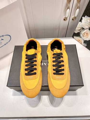 橙子出厂价p prada 普拉达2025新款 圆头系带平底休闲鞋 德训鞋 运动鞋 码数 35-40