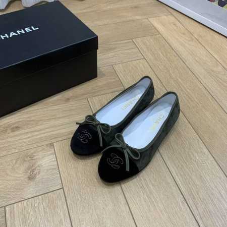 chan*L经典Slingback小香芭蕾舞鞋 就像Coco香奈儿女士说的：流行稍纵即逝，但风格永存！这双芭蕾舞鞋就是香家经典中的经典！双色搭配，简约精致，专柜 - 点击图像关闭