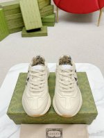 女p款 男款 Gucci顶级版本情侣款老爹鞋系列上新！ Gg情侣款老爹鞋，近几年一直火爆；新色更新不断；又更新了新颜色，我们家与专柜同步上新，这款经典款老爹鞋，