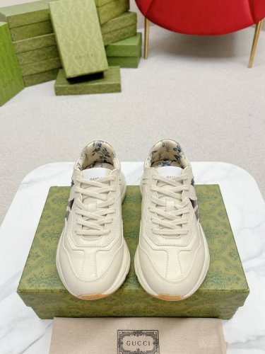 女p款 男款 Gucci顶级版本情侣款老爹鞋系列上新！ Gg情侣款老爹鞋，近几年一直火爆；新色更新不断；又更新了新颜色，我们家与专柜同步上新，这款经典款老爹鞋，