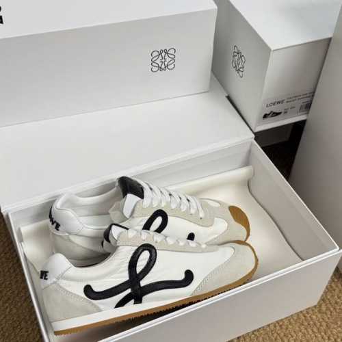 380 Size: 35-43 44定做不退不换 Loewe罗意威二代Ballet Runner升级2.0给足界一些震撼，2025早春Ballet Runner