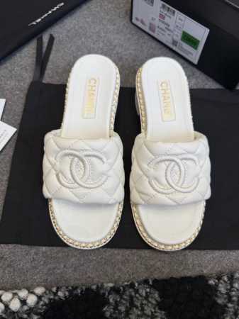 高货 Chanel 25p新款菱格链条拖鞋 顶级版本 专柜同步 专柜非常火爆 非常难买的一款鞋 全网最火的厚底拖鞋 可想而知小香控不可错过的 颜值与舒适并存的 - 点击图像关闭