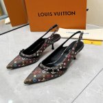 工厂p价 女装女鞋 运动原单 Louis Vuitton 路易威登 25Ss新款凉鞋 鞋面：原版印花皮 内里：羊皮 鞋底：真皮大底 跟高：5.5Cm 码数：35
