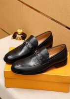 商品商标 Louis Vuitton 路易威登 休闲皮鞋 正码码数: 38-44 45.46.47订制 商品材料 精选 进口头层牛皮压花鞋面+奢华五金扣 进口头
