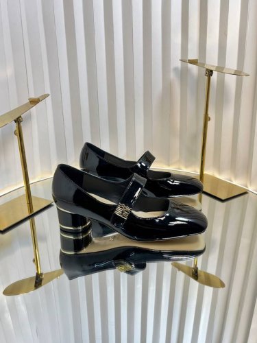 Dior 迪奥 2025秋冬最新时装秀高定系列 Miss Dior 粗跟方头玛丽珍芭蕾舞女鞋 Cd字母Logo五金珐琅方扣低跟一圈带中古女单鞋 原版开发顶级高端
