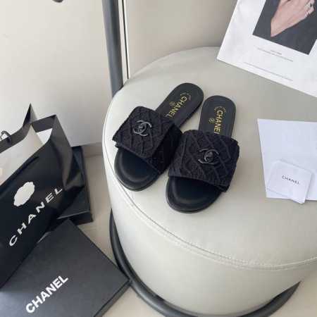橙子出厂价p chanel 香奈儿春夏新款 经典书包扣翻盖毛织拖鞋 经典永不过时 翻盖式书包锁扣设计风格 显瘦百搭 穿不腻的拖鞋 脚感非常舒适 凸显优雅的爆品 - 点击图像关闭