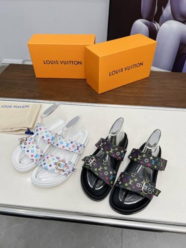 冲量价: Louis Vuitton路易威登新款拖鞋火爆上市 1:1高级定制 秒杀一切仿品 原版开模Logo冲孔装饰 既时尚又美观 面料:小牛皮 内里羊皮 精美