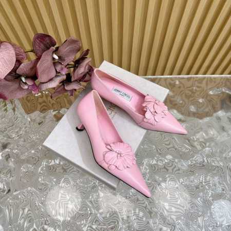 高版本jimmy Choo 花朵 玛丽珍鞋单鞋 凉鞋 单鞋 你衣柜里裙子最好的伴侣，相信我就佩服jc家的高跟鞋履设计师把女人的心理把握的很到位，做出来的鞋子绝对 - 点击图像关闭