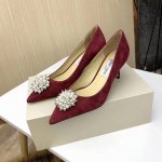 Jimmy Choo 早春新款 JC珍珠扣高跟鞋 细跟单鞋 跟高：6CM、8CM 码数：34-40
