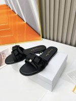 调工厂P价 女装女鞋 运动原单 Dior 代购级 迪奥 Dior 新色 新元素 Dior 春夏新款圆头 珍珠 露趾拖鞋 ，上脚复古又百搭。市面顶级版本。 鞋面：