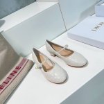 高品质出厂 ！顶级品质！Dior迪奥2025春夏主场秀款new arrival套包粗跟单鞋！25新品珍珠蝴蝶结芭蕾舞鞋经典标志性电绣菱格鞋面！高级感满满！D家这