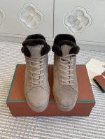 批低帮340 高帮 男款20 Loro Piana Lp新款羊毛运动鞋低帮 高帮休闲板鞋 舒适百搭自带慵懒的高级感明星、时尚博主的私服街拍神器 材质：对版甄选羊