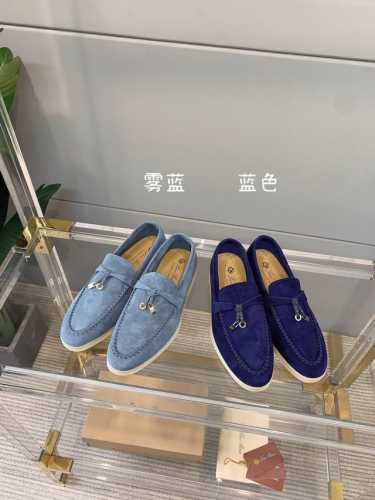 Loro Pian* LP万年经典款乐福鞋 简约时尚 脚感超级舒适 一天可以暴走两万步的鞋子 超级百搭款！ 原版购入开发 顶级品质！ 鞋面原版麂皮 进口胎皮里