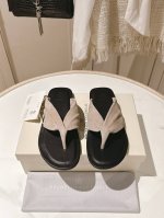 出厂价pp： ［市场最高品质］ Brunello Cucinelli Bc平底夹脚拖鞋。材质：进口牛京 羊皮，包中底：进口羊皮。码数：35-4 、41、42定制