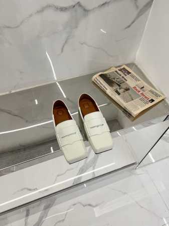 高版本 ‘’ Jacquemus 2025 ss 时髦法式方头鞋新款法式方头鞋、品质依旧、区别市面抢出版本、自购原版独立开发、鞋面采用开边珠 羊皮、意大利混种小 - 点击图像关闭