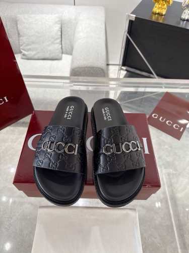 男款 Gucci男款字母一字带凉拖鞋 顶级版 春夏网红必备拖鞋 Yp一比一还原 所有细节 材质 舒适度 全部跟原版一样了 复刻度98% 底厚2.5Cm 码数男3