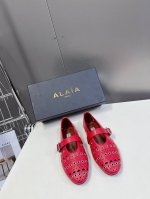 Alaia阿莱娅春夏秀款芭蕾舞 超多网红名媛在穿 搭配上不同款式 不同风格都能轻松驾驭 无论牛仔裤 西装裤 还是百褶裙 都能将你的穿搭提升到时尚 优雅和卓越之中