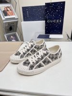 gucci又上新了流畅的线条设计 轻盈舒适透气 Tpu大底 女码35-40 男码39-45