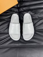 38-45 Louis V*高端精品 奢品拖鞋 1:1高端品质 休闲阳光宽松舒适型 最高版本高品质精品 经夏季必入哦