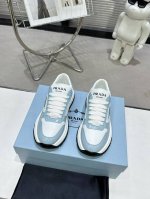 prada 224 普拉达新品，实力来袭！众多网红同款，时髦百搭Nice单品，意大利专柜代购原版鞋开发，1比1照足原味复刻。今年的主题就是不被定义 通过简单简洁