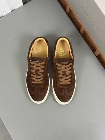 Bc新品brunello Cucinelli Bc春夏新款男士休闲鞋zg同步发售｜这款本季精美色彩的马裤呢胶底鞋以柔软鞋面材料和绒质感麂皮鞋后跟演绎休闲百搭风格 - 点击图像关闭