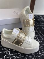 代购级 Valentino 经典升级 厚底 绑带运动鞋、休闲鞋 男士女士真皮板鞋华伦天奴运动板鞋简直太棒了 时尚潮流炫酷+经典复古，情侣款最新时尚运动鞋系列都有