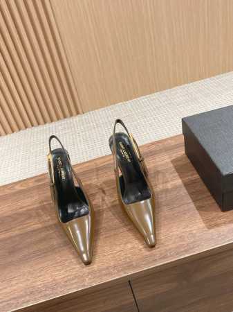 圣罗兰23F W小金条高跟鞋 依日延续以往的高级和优雅ysl 小金条鞋跟真的太好看啦！ Saint Laurent 方形尖头露跟高跟鞋 小金条鞋跟真的充分突显利 - 点击图像关闭