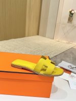 爱马仕Hermes，真皮大底 出厂价 顶级版本！原版开发 鞋面：牛皮 内里垫脚 羊皮 大底：意大利真皮大底 码数：34-43注 34 41 42 43 码定做
