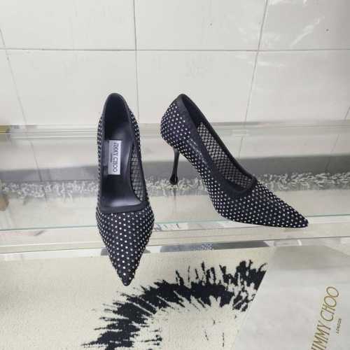 JIMMY CHOO 周仰杰网纱面料柔软亲肤，穿着舒适透气优雅水滴跟，极具品牌辨识度体现独特时尚品味,鞋面全水晶点缀十分闪耀夺目，给到您尊贵奢华体验鞋面：网纱烫