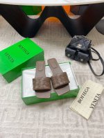 出厂 Bv parco 女士穆勒拖鞋 系列 15 毫米级 编织单鞋 真皮手工编织 简约一块皮15毫米抽条 手工编织而成 高档舒适 面料选用优质小牛皮 垫脚羊皮内