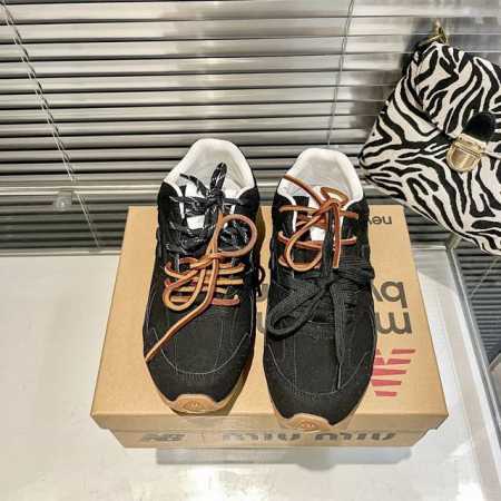出厂 Miumiu X New Balance574联名款Nb运动鞋Miu家大秀上爆出的这双与New Balance 新百伦574联名款运动球鞋后 全球各大代购 - 点击图像关闭