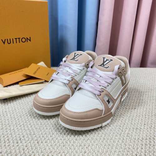 LV-Trainer路易-威登 PK市场一切版本 情侣款 走秀新款 篮球板鞋 代购品质 原版1：1开发复刻！！上脚非常舒适 做工精细 鞋面由意大利进口小牛皮拼接