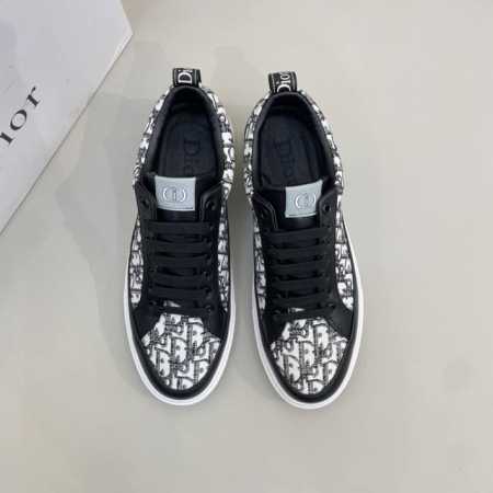 售 价: 商品商标：Dio* 迪奥* 低帮休闲鞋 正码码数: 38-44 可订做45 商品材料：鞋面进口牛皮拼接原版布料，羊皮内里，原版大底。 编 号：021 - 点击图像关闭