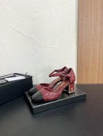 CHANEL 中空跟鞋 CHANEL 小香 24B 菱格电绣中空高跟鞋 超火爆经典款 上脚特别吸睛 时尚潮流休闲百搭 鞋面采用进口小羊皮 内里踮脚均为丝绸羊皮