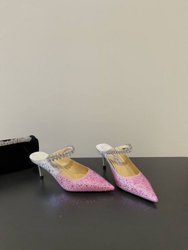 jimmy Choo 最高品质 最新经典钻石链条 渐变烫钻 重工艺水晶半拖鞋单鞋 同步专柜 主打精致 舒适度休闲 甜美 无解风都轻松满足 Blingbling