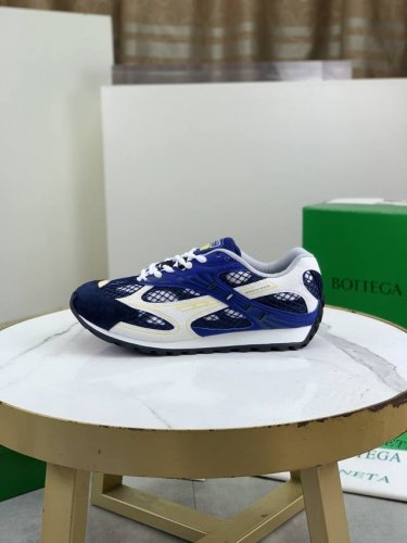 工厂p价p 实价 Bottega Veneta全新Orbit 运动鞋情侣款 该鞋款灵感取材自90 年代运动鞋的鞋型轮廓 其特色在于网状纹理的应用以及交叉覆盖的异