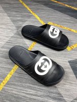 男款 精致品质 古驰男士休闲拖鞋 鞋面进口胶片 品牌字母浮雕设计，时尚帅气，尊贵奢华，旅游居家不二之选 情侣码38-45
