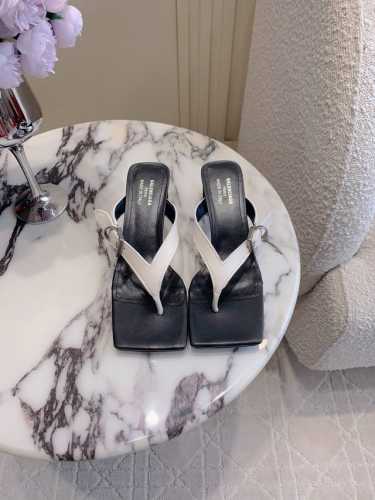 矮跟 高跟 Balenciag*新款方头高跟拖鞋 甜酷Girl的最爱 上脚真的太辣了 辣妹必备 鞋面牛皮 原版开模五金 内里垫脚羊皮 意大利真皮大底 跟高 5C