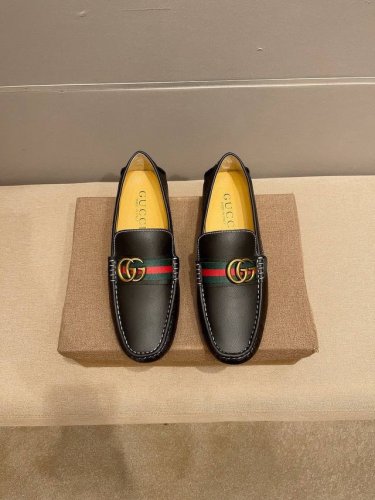 实价 GUCCI 古奇官方旗舰店新款高端豆豆鞋，意大利名模贵族们棒棒款，时尚界的佼佼者，无可超越，明星周杰伦同款，原单正品，采用进口原版牛皮+原版牛皮内里。法国