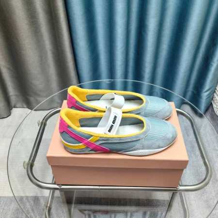Miu Mi* 春夏新品 代购级别 我是细节控 面料对版Zp单薄清透 区别于市场不对版厚面料 皮料对版Zp轻微擦旧 随性而为 复古时髦 百搭舒适 新爆款来袭～ - 点击图像关闭