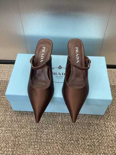 工厂p价p prada 2025 春夏走秀新款高跟尖头后空穆勒女鞋 普拉达明星同款果冻色细跟拖鞋 材质:鞋面进口真丝面料+水染羊皮内里+意大利真皮大底 跟高:7