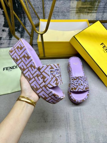 工厂P价 女装女鞋 运动原单 Fendi最新爆款宽带厚底拖鞋，牛仔布材质饰有标志性雪尼尔Ff提花图案，同色皮革鞋垫，同色Fendi丝线刺绣，35-42码